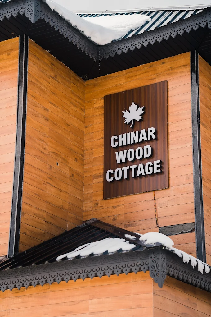 Chinar Wood Cottage Gulmarg Side Image 2