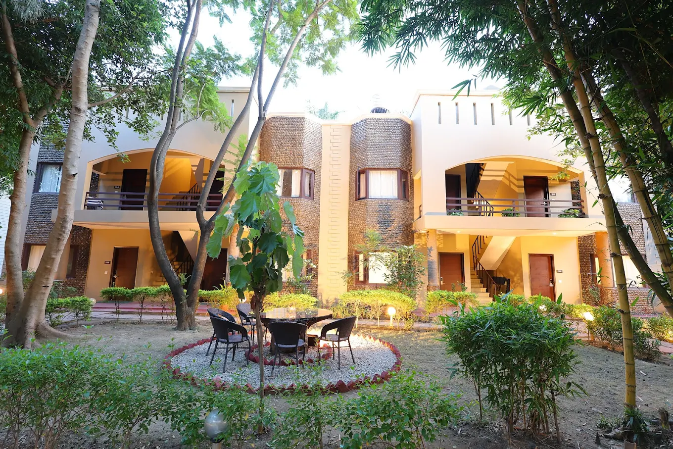 Corbett Tusker Trail Side Image 1