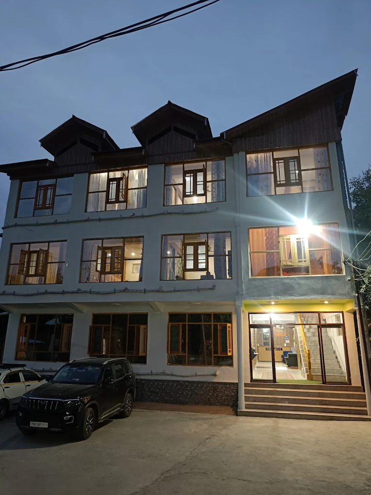 GS Residency Gulmarg Side Image 1