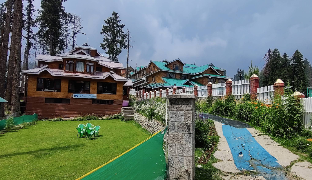 Gulmarg Resorts Side Image 2