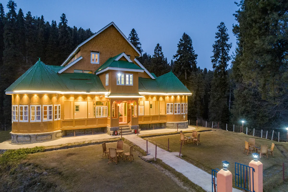 Gulmarg Ski Hill Resort Side Image 1