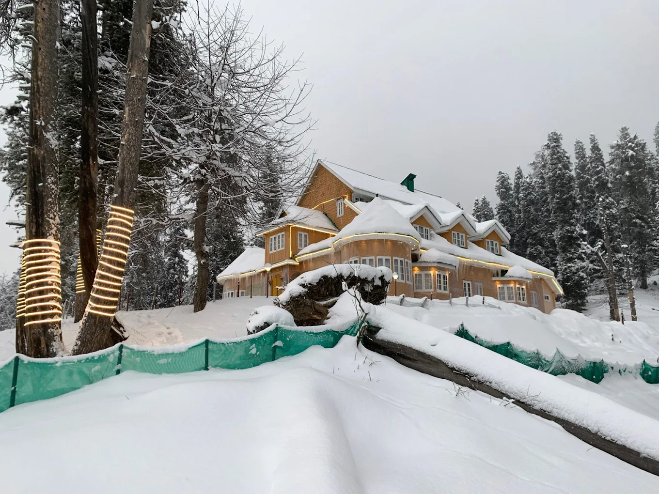 Gulmarg Ski Hill Resort Side Image 2
