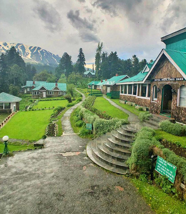 Highlands Park Gulmarg Side Image 1