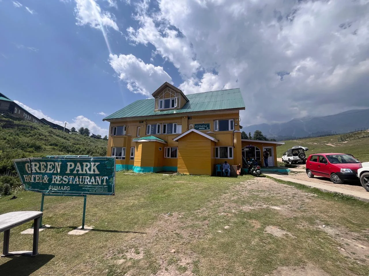 Hotel Green Park Gulmarg Side Image 1
