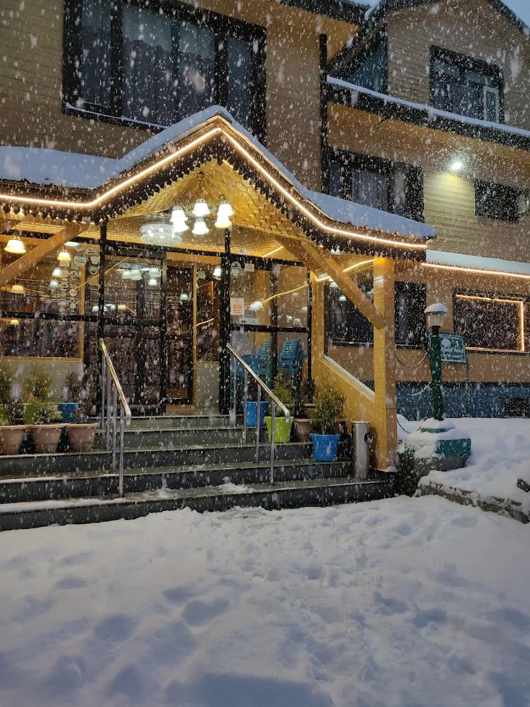 Hotel Khaleel Palace Gulmarg