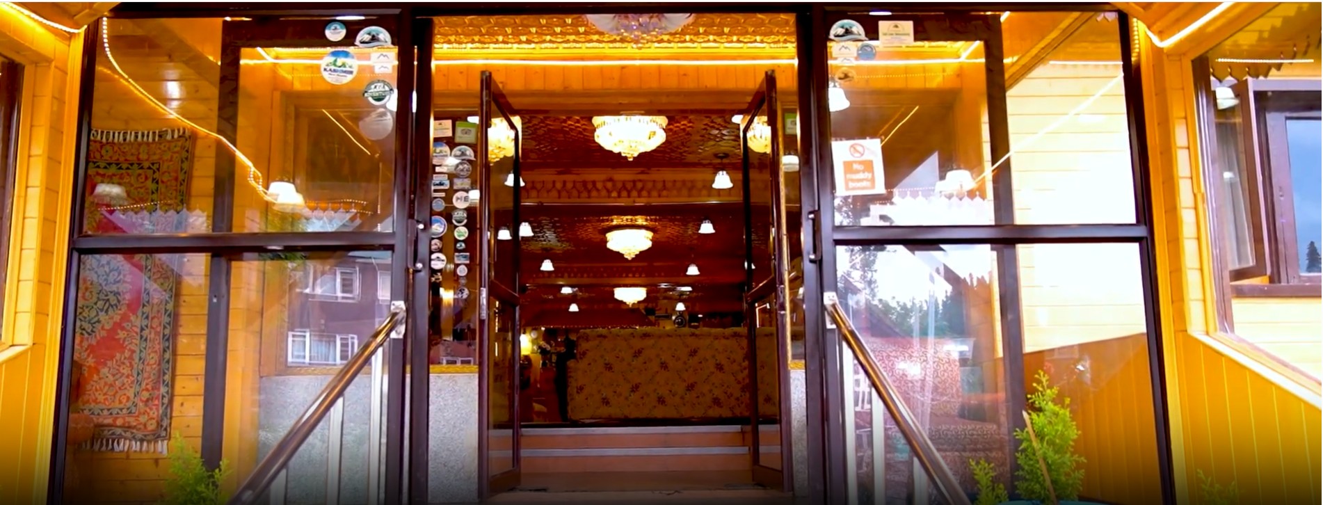 Hotel Khaleel Palace Gulmarg Side Image 2
