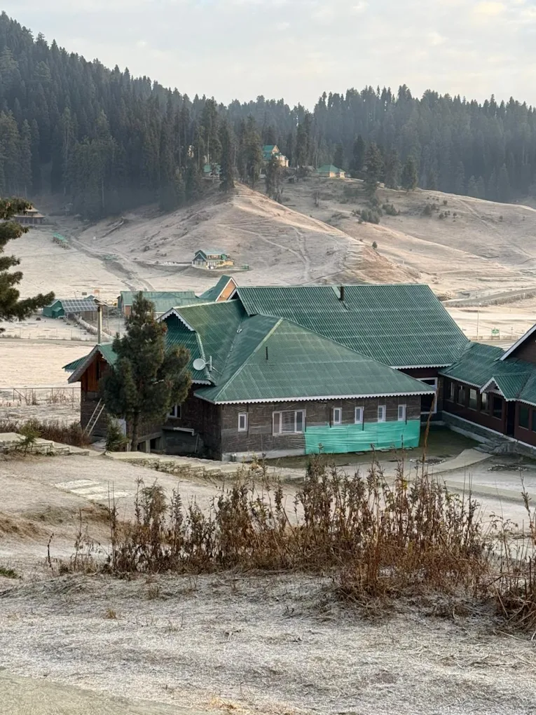 Hotel Nedous Gulmarg Side Image 1