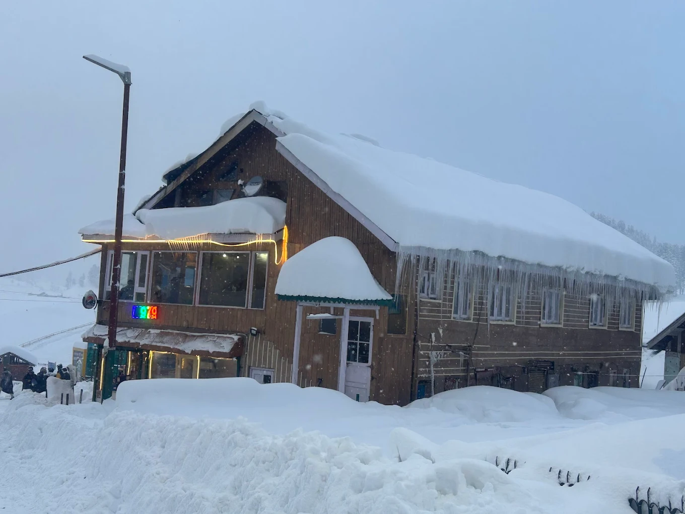 Hotel New Mount View Gulmarg Side Image 1
