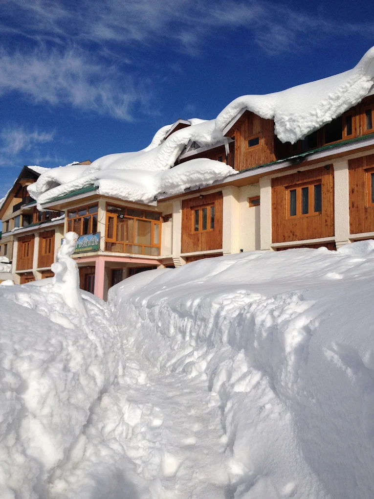 Hotel Poshwan Gulmarg