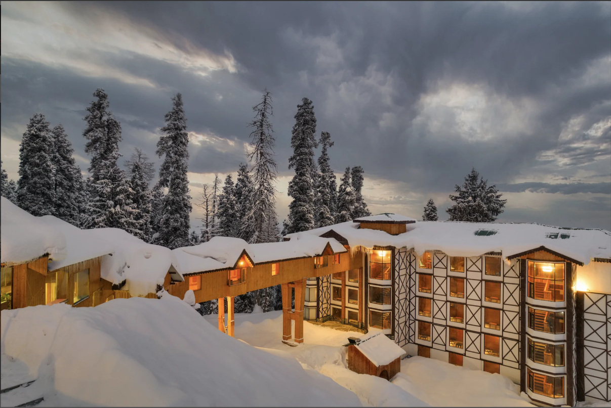 Hotel Royal Castle Gulmarg Side Image 2
