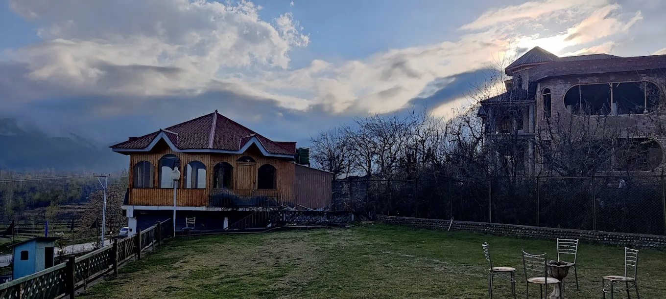 Hotel Signature Gulmarg Side Image 2