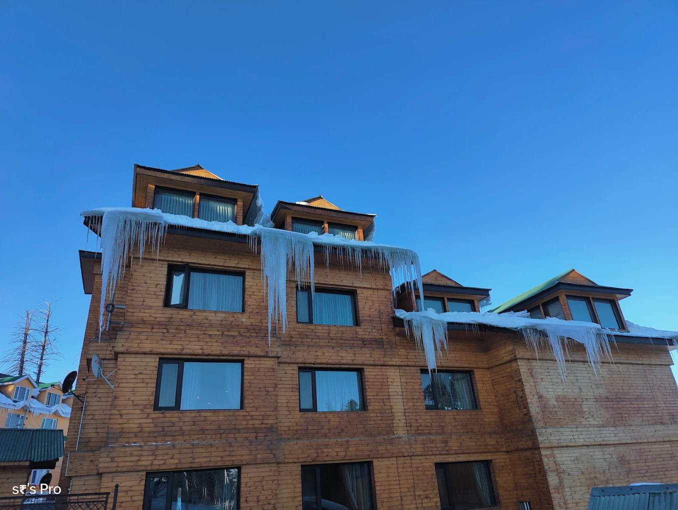 Hotel Zehgeer Gulmarg Side Image 1