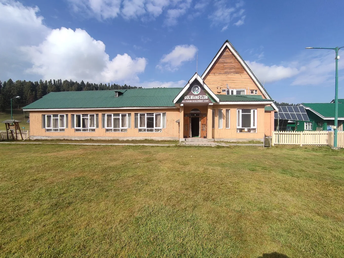 JKTDC Hutments Gulmarg