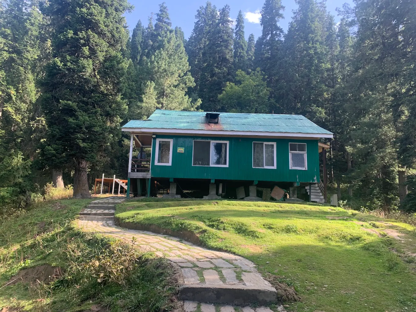 JKTDC Hutments Gulmarg Side Image 2