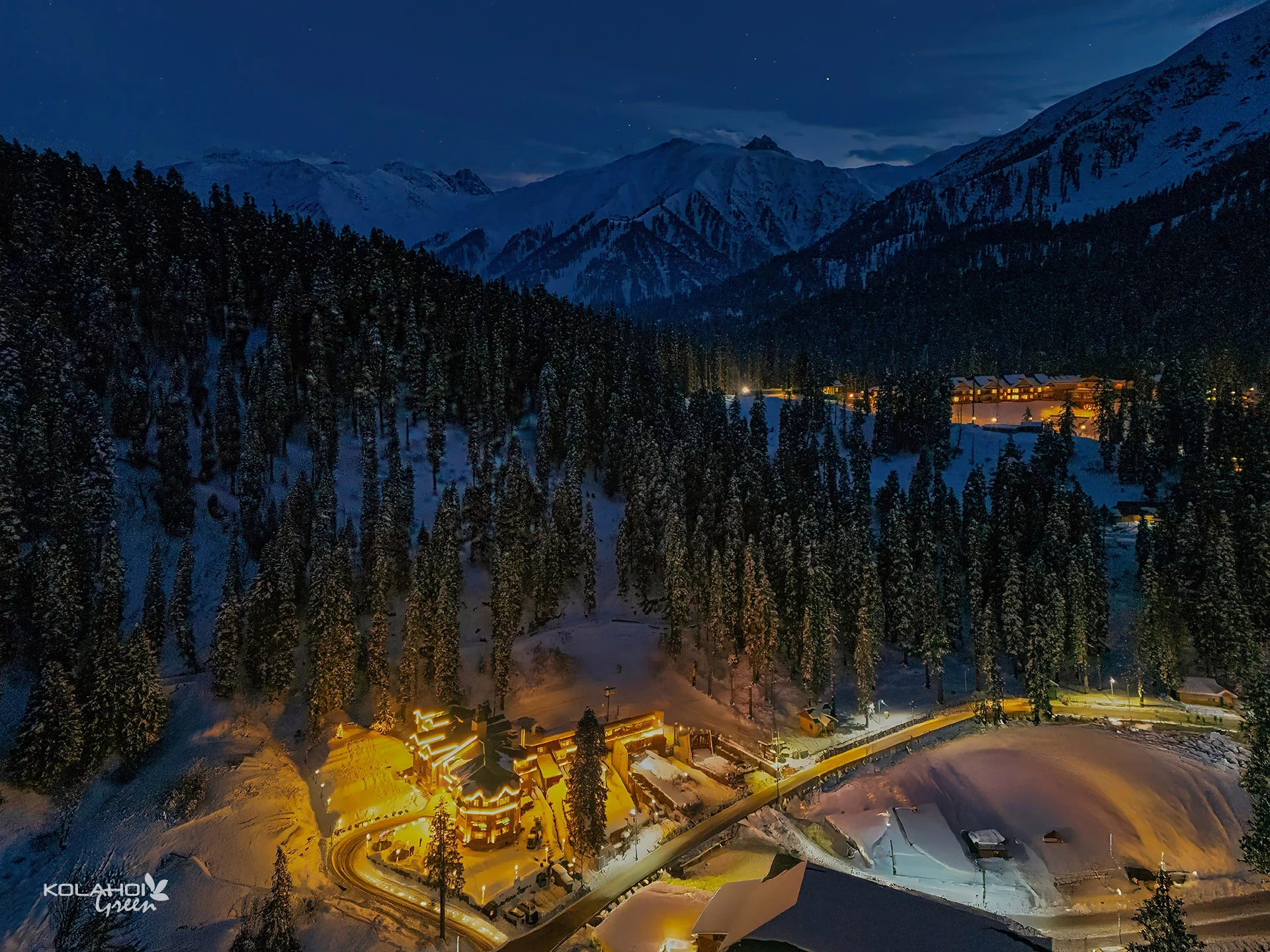 Kolahoi Green Heights Gulmarg Side Image 2