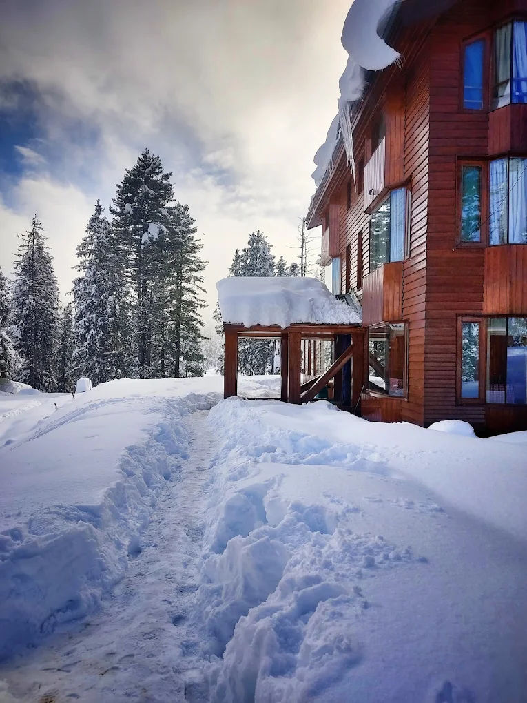 Pine Palace Platinum Gulmarg Side Image 1
