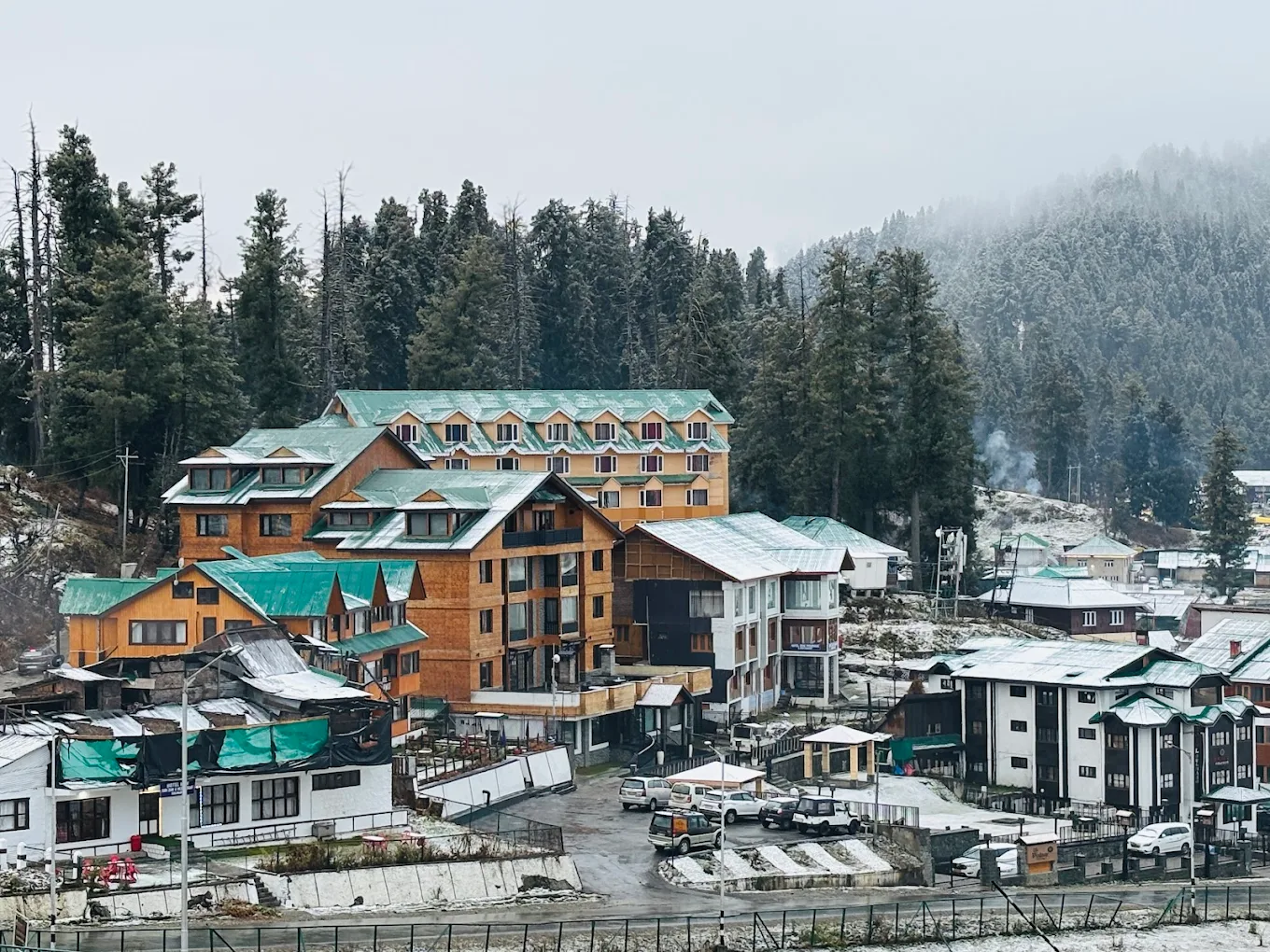 Royal Park Hotel Gulmarg Side Image 2