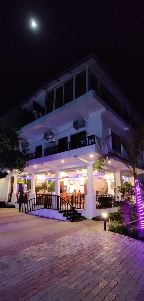 Seven Corbett Resort Side Image 2