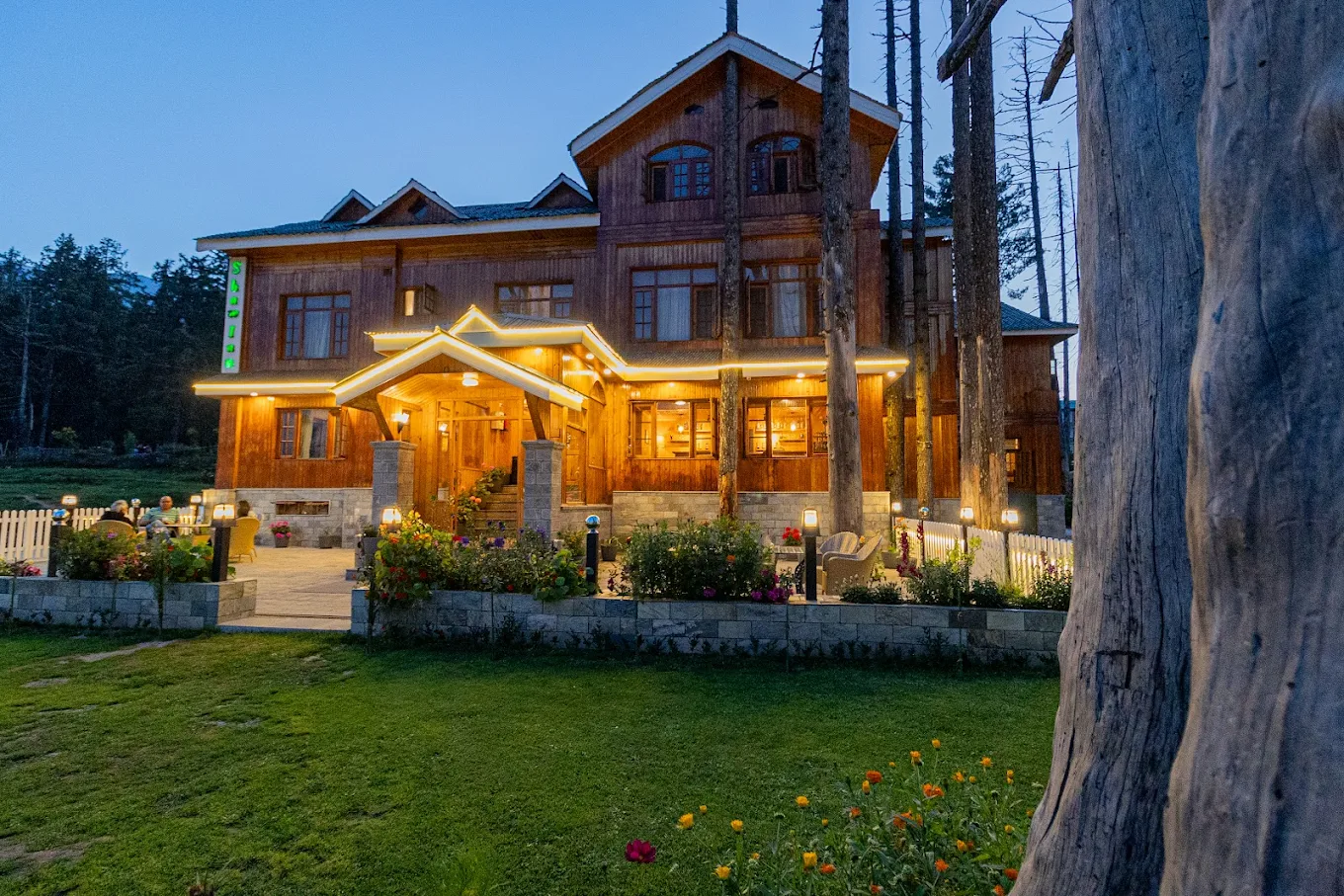 Shaw Inn Gulmarg Side Image 2