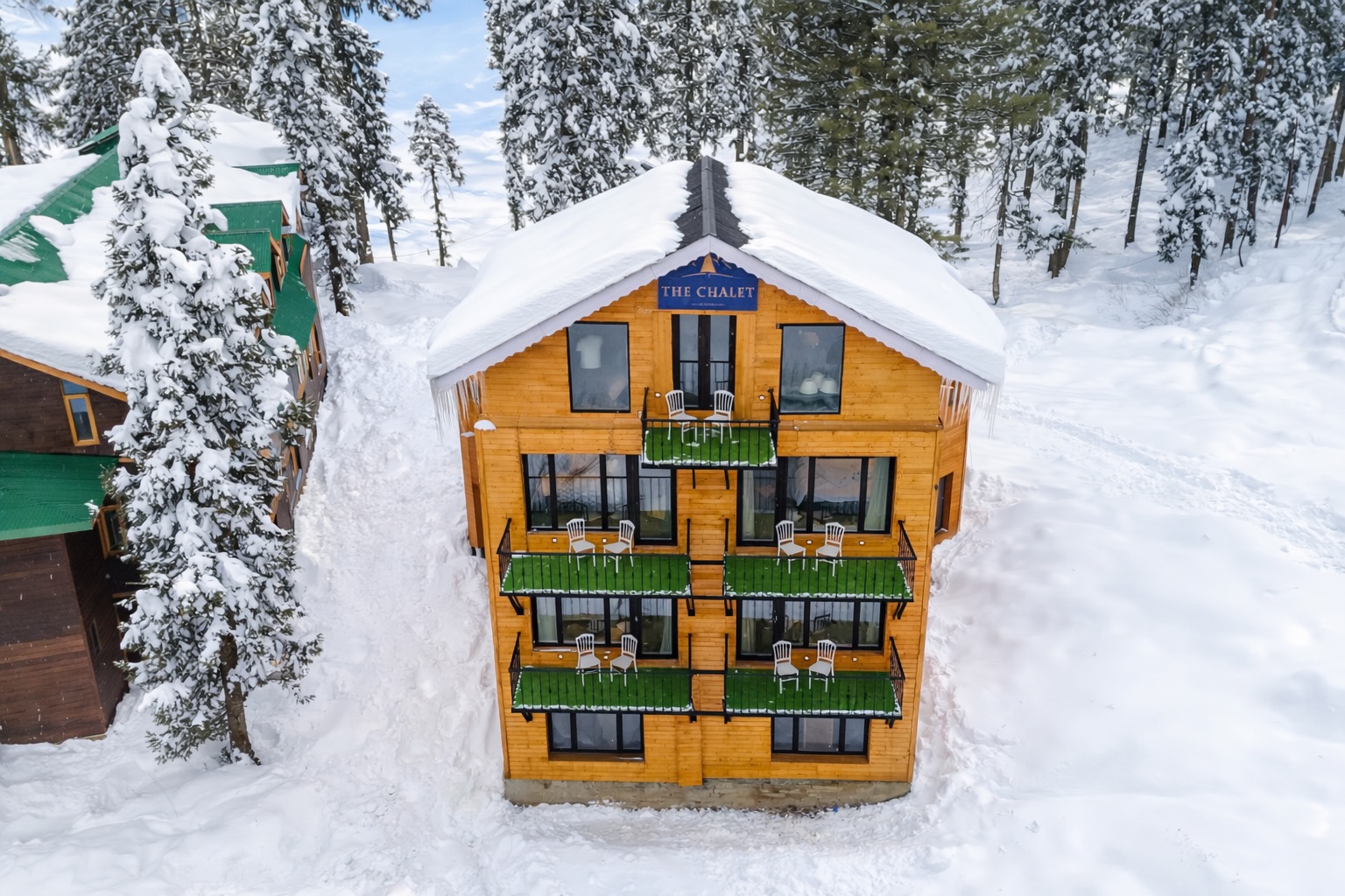 The Chalet by Haveli Gulmarg Side Image 2